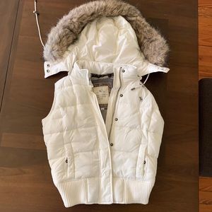 Abercrombie and Fitch white vest with removable hood, size small